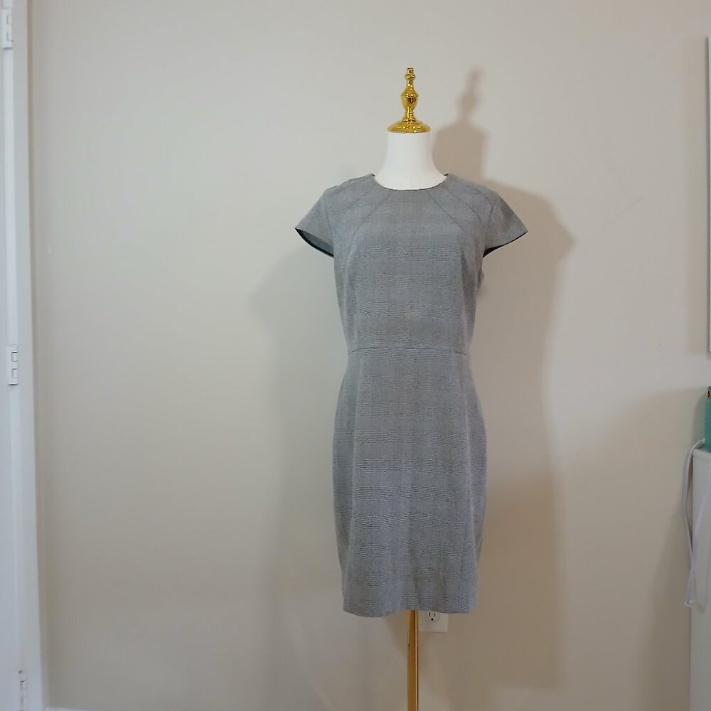 H&M Midi Sheath Dress Women’s Size M Gray Plaid Cap Sleeve Office Work Career
